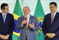 Lula espera “baixar a poeira” para conversa com Hugo e Alcolumbre