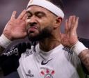 Galvão Bueno reage a lance de Memphis Depay e detona: "Bobão"