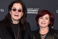 Família ampara Sharon Osbourne após morte de Ozzy: "Vez dela ser acolhida"