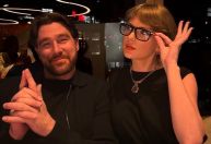 Travis Kelce abre álbum de fotos com Taylor Swfit e detalhe chama atenção