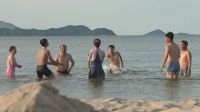 Vídeo: Norte-coreanos aproveitam verão asiático em novo resort