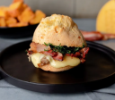 5 lugares para comer pão de queijo recheado em BH