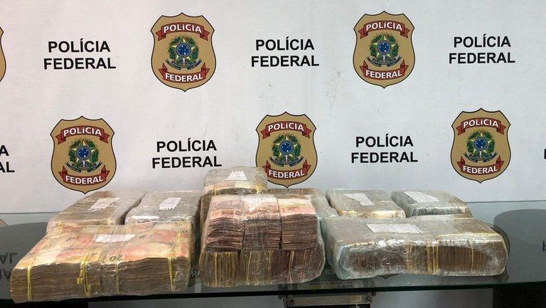 PF PRENDE HOMEM AEROPORTO RJ