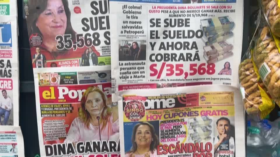 Presidente dobra salário e causa revolta no Peru: "É uma piada!"