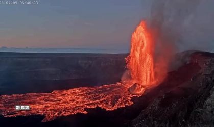 Vulcão Kilauea entra em erupção e lança lava a mais de 300 metros no Havaí