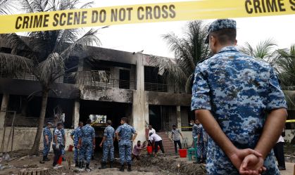 Estudantes protestam em Bangladesh após acidente aéreo deixar 31 mortos