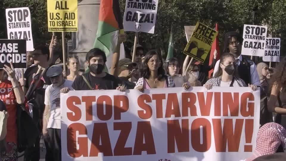 Centenas de pessoas se reúnem em Nova York para protestar contra a fome em Gaza