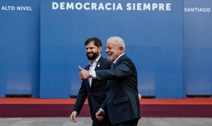 Lula participa de reunião com líderes de esquerda no Chile