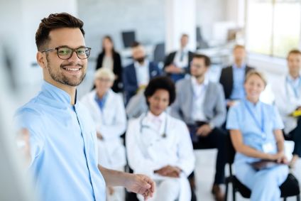 reunião-de-médicos