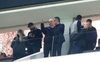 Moraes faz gesto obsceno ao acompanhar vitória do Corinthians em Itaquera