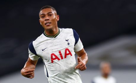 Carlos Vinícius quando ainda atuava pelo Tottenham