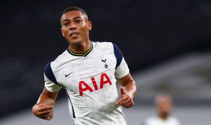 Grêmio fecha contratação do atacante Carlos Vinícius, ex-Tottenham