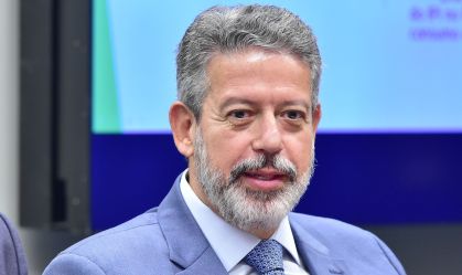 IR: Lira mantém taxação a super-ricos e amplia faixa de isenção parcial