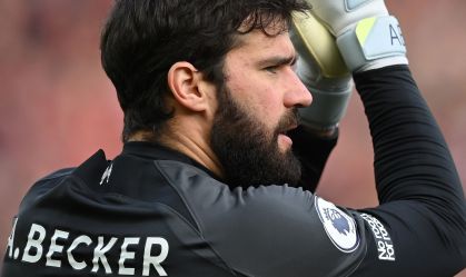 Alisson deixa pré-temporada do Liverpool no Japão por motivos pessoais