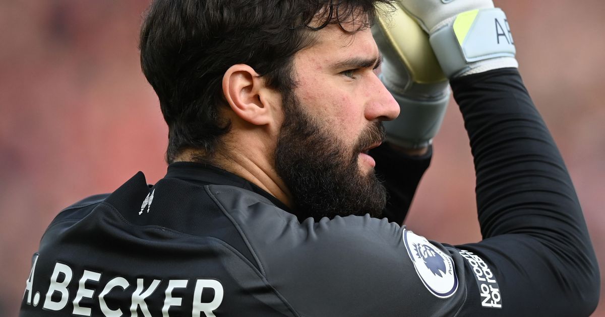 De olho na Copa, Alisson se pronuncia sobre lesão e perspectiva de retorno
