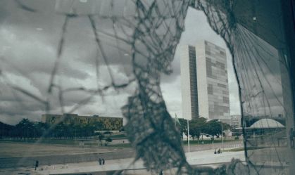 Brasil é espelho, diz Petra Costa à CNN sobre cinema brasileiro no exterior