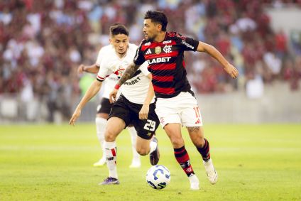 Arrascaeta e Pablo Maia