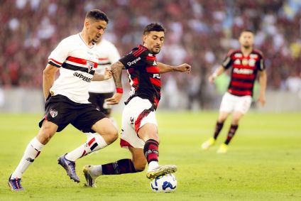 Arrascaeta em ação contra o São Paulo