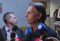 Bolsonaro diz que desconhece pen drive apreendido e questionará Michelle