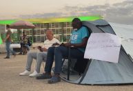 Deputado do PL faz protesto silencioso em frente ao STF