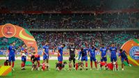 Bahia entra em campo com cães antes de vitória sobre Retrô; entenda motivo
