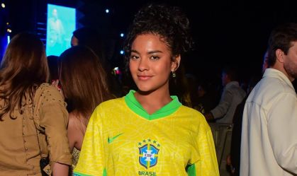Bella Campos usa camiseta com frase viral de Fátima em "Vale Tudo"; veja
