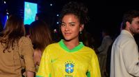 Bella Campos usa camiseta com frase viral de Fátima em "Vale Tudo"; veja
