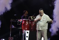Belo estreia novo visual em show no Rio de Janeiro; veja fotos