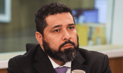 Correios: Após prejuízos bilionários, presidente entrega carta de demissão
