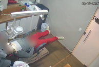Vídeo: homem mostra partes íntimas em consulta odontológica