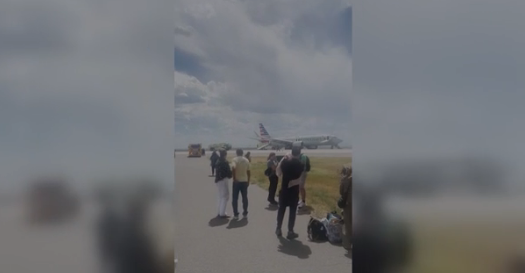 Falha em avião nos EUA obriga passageiros a descerem na pista
