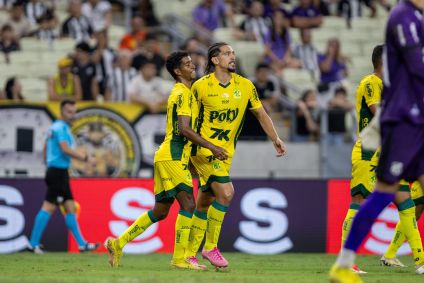 CE - BRASILEIRO A 2025, CEARÁ X MIRASSOL - ESPORTES - CE - FORTALEZA - 23/07/2025 - BRASILEIRO A 2025, CEARÁ X MIRASSOL - da costa jogador do Mirassol comemora seu gol durante partida contra o Ceará no estádio Arena Castelão pelo campeonato Brasileiro A 2025. 23/07/2025