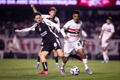 Disputa de bola em São Paulo x Corinthians