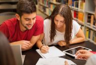 Curso Anglo realiza concurso de bolsas para turmas presenciais e on-line