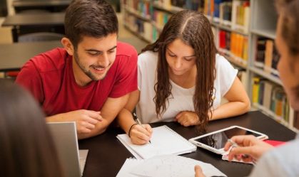 Curso Anglo realiza concurso de bolsas para turmas presenciais e on-line