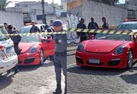 Homem é morto a tiros dentro de Porsche em Guarulhos
