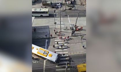 Ônibus são usados como barricadas após operação em Madureira, no Rio