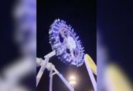 Brinquedo de parque de diversões quebra no ar e fere 23 na Arábia Saudita