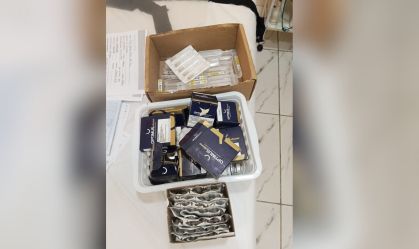 Mulher morre após procedimentos estéticos e clínica é interditada no RJ