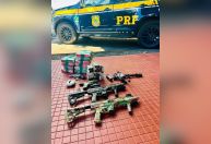 BA: PRF intercepta ônibus com 20 kg de cocaína, granadas e arsenal pesado
