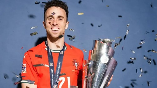 Diogo Jota with the Nations League Cup