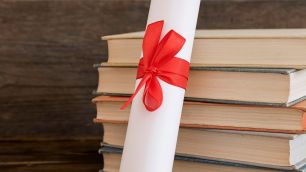Diploma "de papel" do ensino superior não terá mais validade; entenda