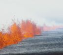 Vulcão entra em erupção perto da capital da Islândia; veja vídeo