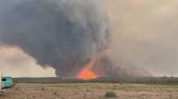 Tornado de fogo gigante atinge floresta nos EUA; veja vídeo