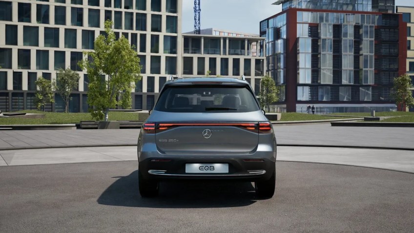 Traseira do EQB 250+ • Mercedes/Divulgação