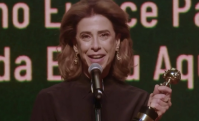 Fernanda Torres vence como Melhor Atriz no Prêmio Grande Otelo 2025