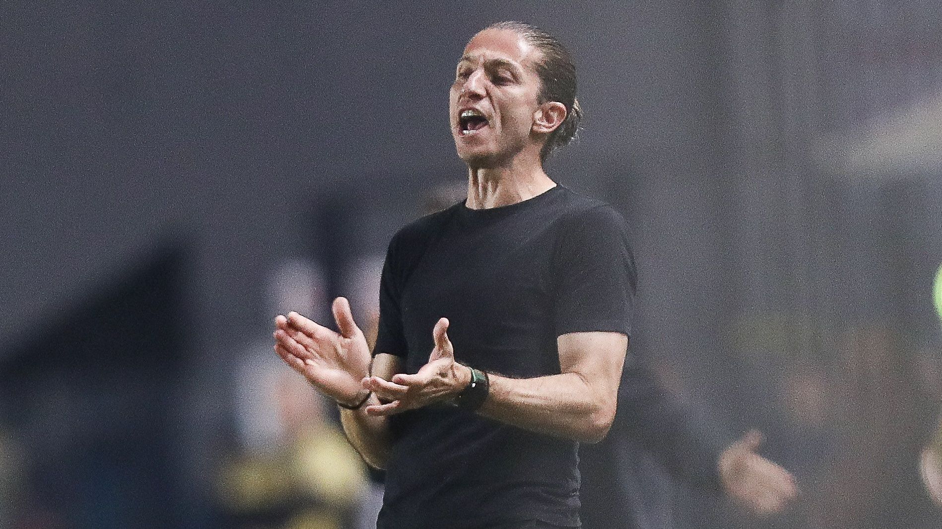 Filipe Luís durante duelo entre Flamengo e Santos