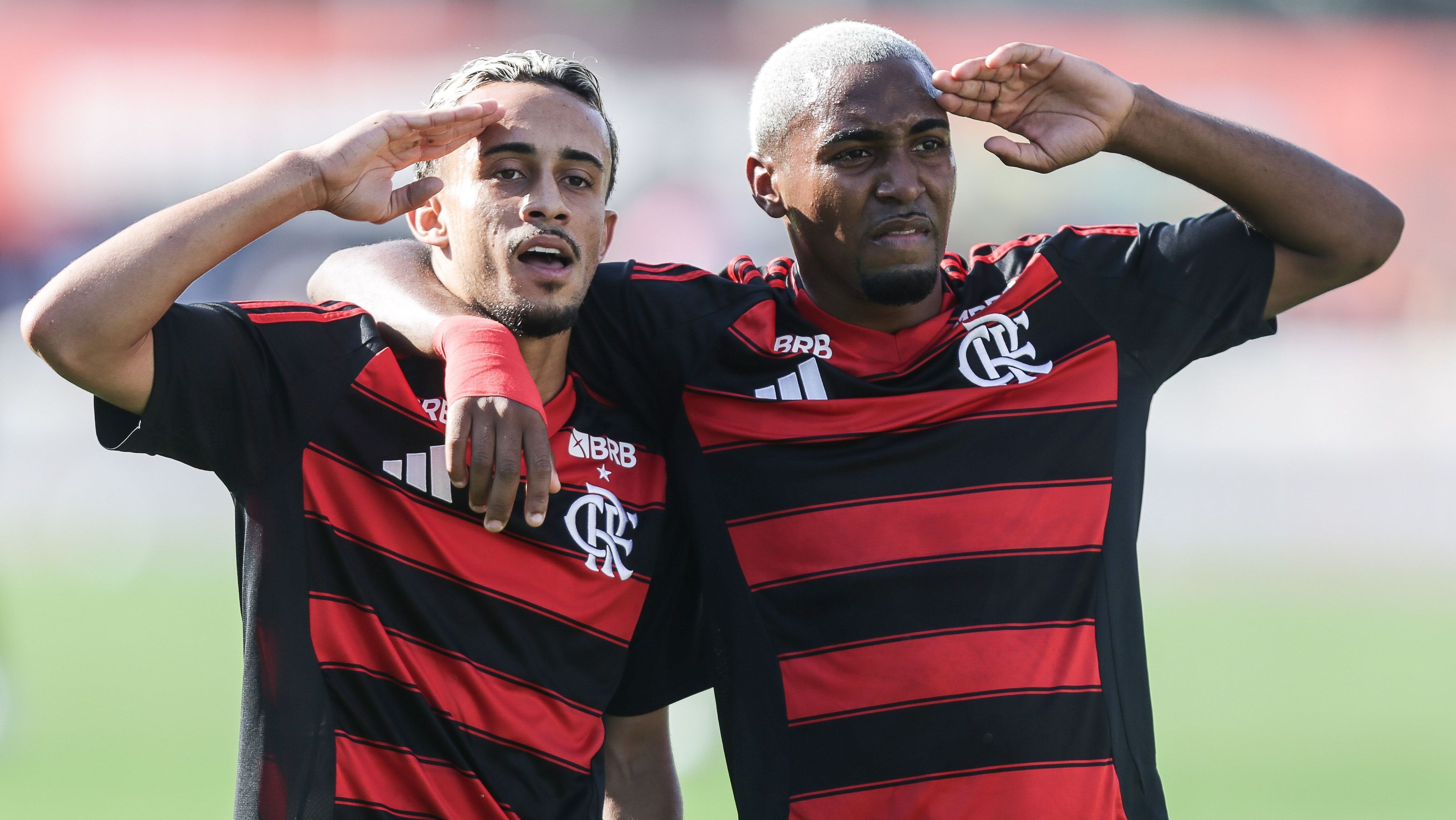 Flamengo goleia Leverkusen em amistoso