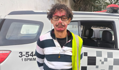 Palhaço de Santo Amaro tenta esconder rosto, mas é preso pela polícia em SP