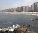 Turista desaparece após mar encobrir travessia de ilha em Guarujá (SP)